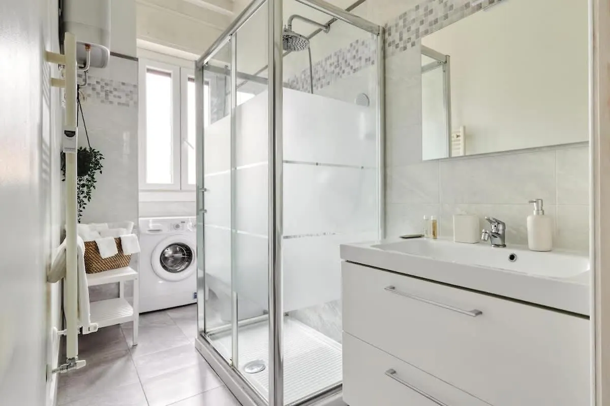 Oasis Suite - Subway 50 Meters Just 5 Minutes From Duomo Milan 0*,  Italy